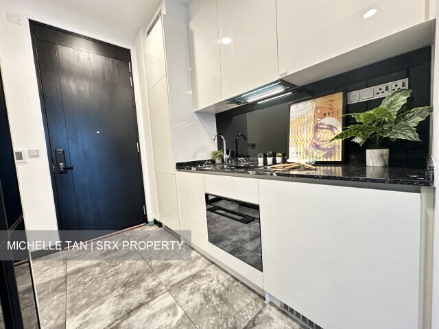 Beach Road (D7), Condominium #571123701